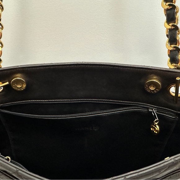 CHANEL 
Lambskin Quilted Shopping Tote Black - Picture 2 of 13